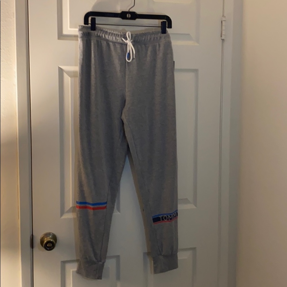 🎉Host Pick🎉NWT Tommy Hilfiger Heather Grey Joggers🎉